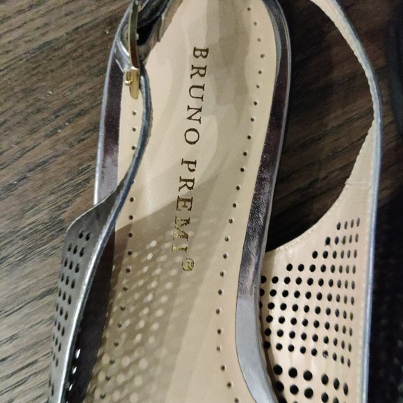 BRUNO PREMI Silver Metallic Leather Pointed Toe Flats Size 40 - Picture 4 of 7